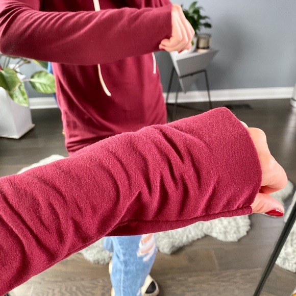 ◾️JEANIE V-Neck hoodie knit Maroon - Picture 5 of 6